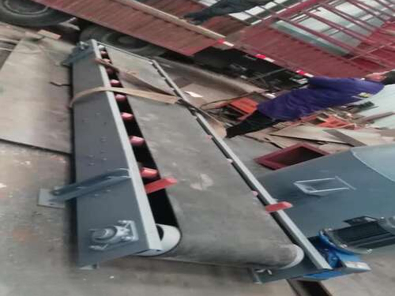 皮帶輸送機(jī)